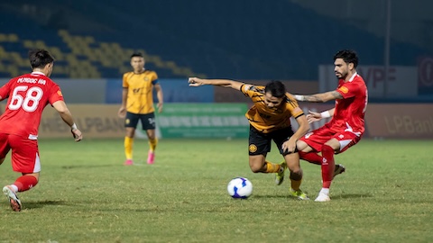 HLV Lê Huỳnh Đức nhận trách nhiệm sau trận thua đậm 0-4 trước Thanh Hoá